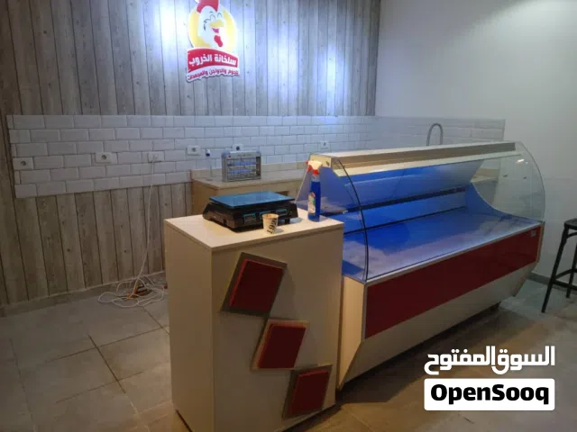 تلاجه عرض مستعمله استعمال نضيف وبسيط استعمال اقل من سنه  تلاجه نضيفه نبارك الرحمن شغاله ميه ف ميه