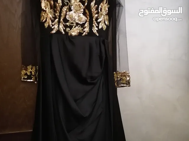 فستان طويل مميز