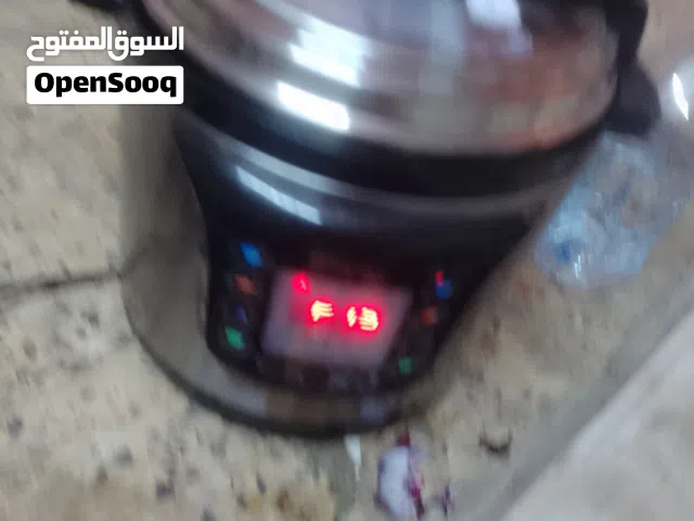 طباخه كهربائيه تطبخ 13 نوع من انواع الطعام  بقوه 900 وات  والمقاس 6