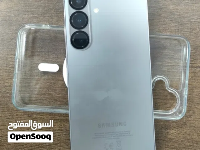 جوال سامسونج جالاكسي s25 العادي من جرير اللون فضي الذاكرة 256 جيجا الرام 12 حجم الشاشة 6.2 انش