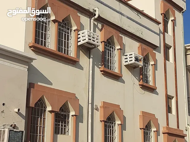بيت للايجار في وادي الكبير قرب مسجد الكويتي