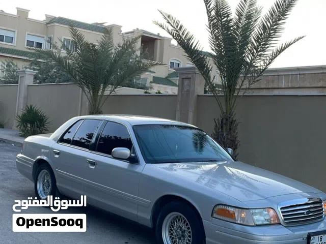 2002 فورد كراون فكتوريا Standard