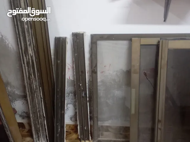 شباك الامنيوم مفصل تفصيل مستعمل بحال الوكاله قياس 140/95 وكل اغراضو معو ولايوجد فيه اي عيوب