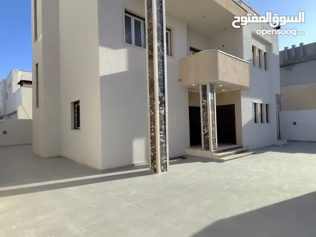 فيلا تصميم خليجي راقية للبيع طريق الجبس – مثلث المداد، بالقرب من الطريق الرابط لشارع ولي العهد