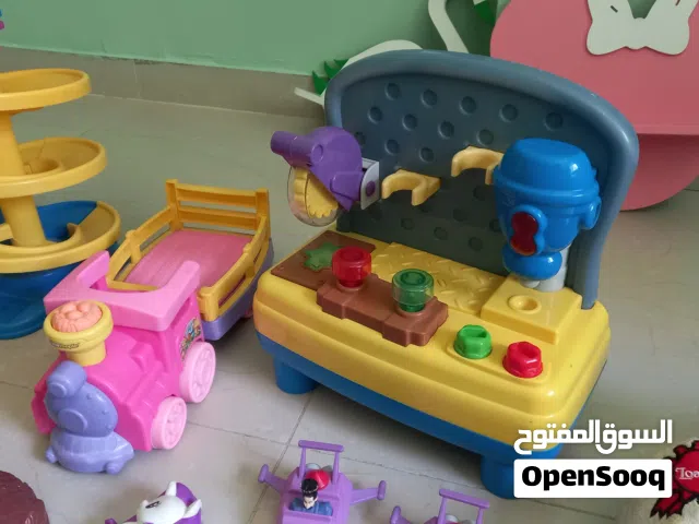 العاب اطفال ماركات وستارة ورفوف