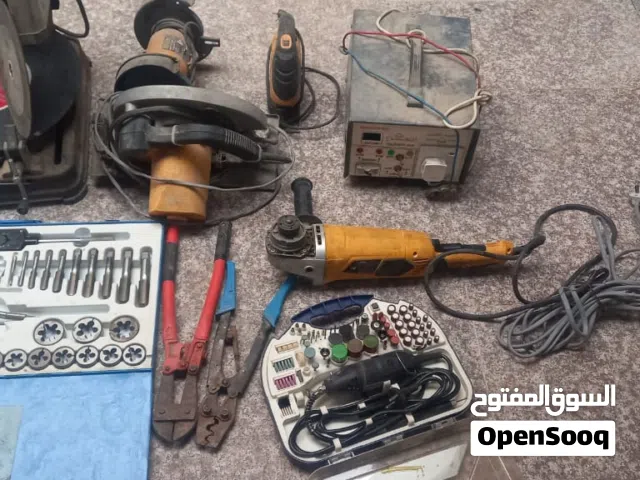 أدوات للبيع