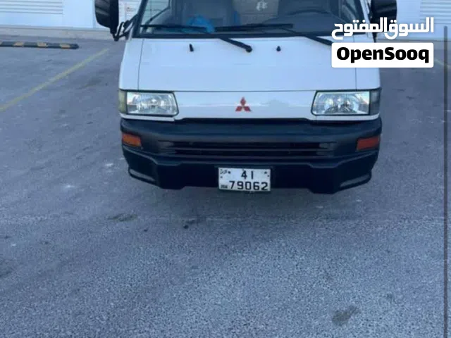 2001 ميتسوبيشي فان