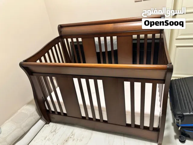 سرير اطفال جديد