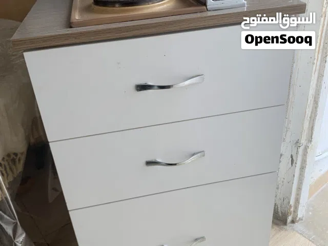 petit meuble de rangement 3 tiroirs avec plaque electrique 2 feux