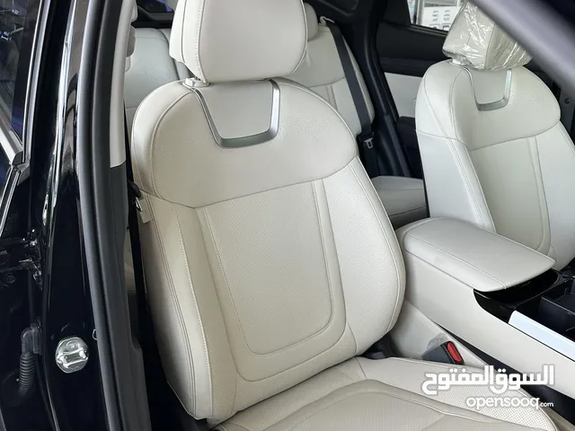 يوجد سياره اجره مبلغ الدفع شهري حسب مكان الشخص