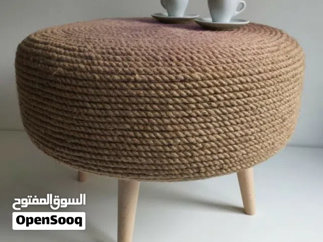 طاولات خشب طبيعي وطاولات مصنوعة من حبل الخيش جانبية مصنوعة يدويا