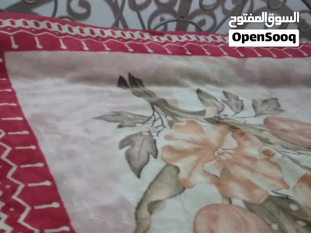 سرير ودولاب