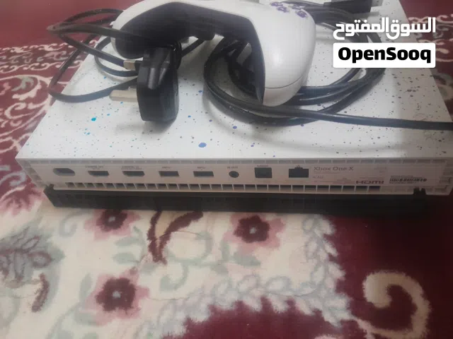 اكس بوكس نظيفه جدا  قابل للتفاوض بالشي البسيط الحق عليها   Xbox one x شوف الوصف