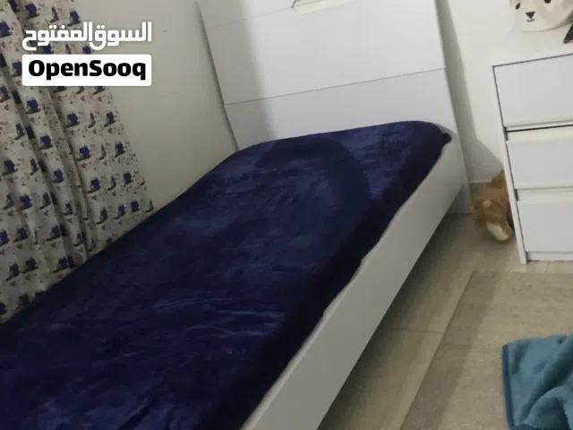 سريرين غرفة نوم