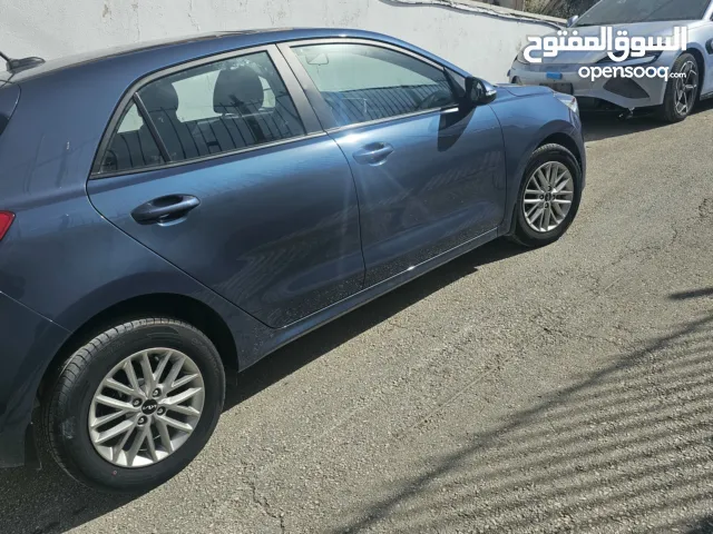 سياره اصل شركه ومعها كفاله3 سنوات