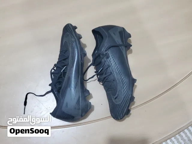 بوتي نايك ماركه درجه اولى فيتنامي مقاس 43 بسعر 15 الف قطاف