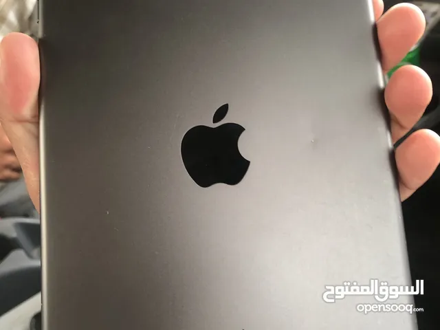 Apple iPad 5 64 GB in Al Sharqiya