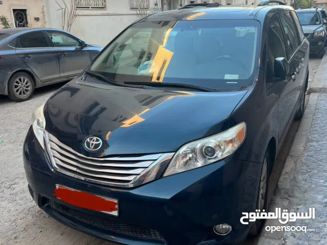 Used Toyota Sienna in Tripoli