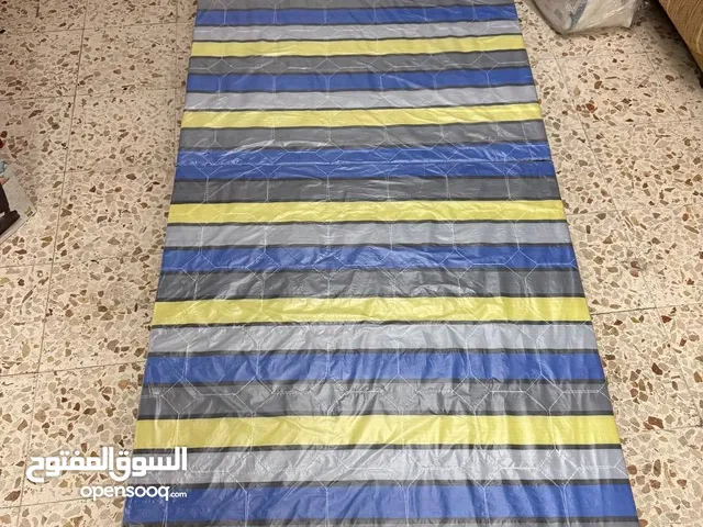 سرير حديد ابيض قابل للطى