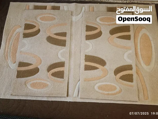 فراش مستعمل استعمال نظيف للبيع 3 قطع وحدا كبيره وثنين صغار المقاس:1.80×1.16 هذا الكبيرة/ 1.00×0.6