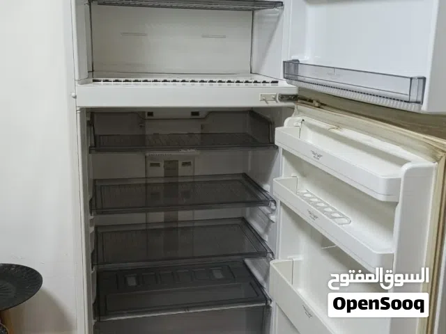 ثلاجه عائليه