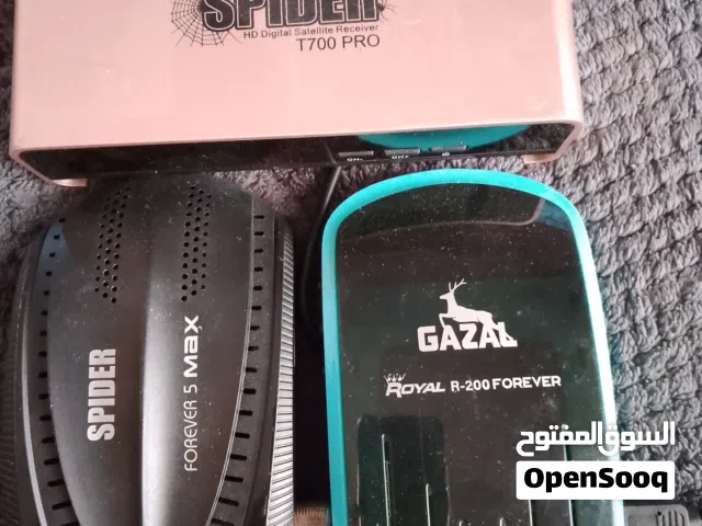ثلاث رسيفرات عليهم اشتراكات طويله للبيع
