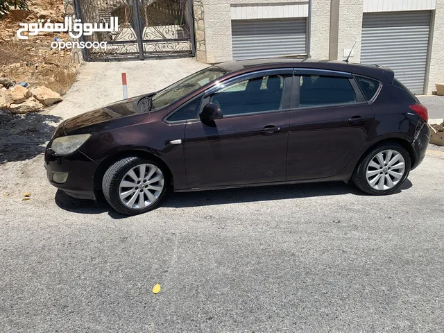 اوبل استرا