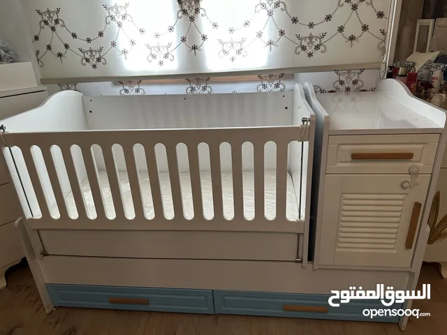 سرير أطفال متين يتحمل من عمر 1الي 7سنين كبير الحجم