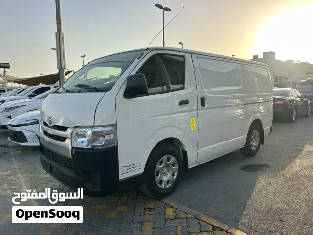2014 تويوتا هايس Cargo