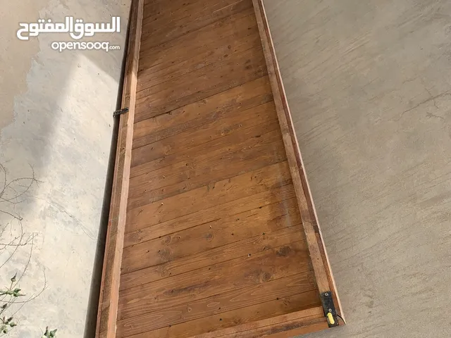 لافتة خشبية للمحلات للبيع