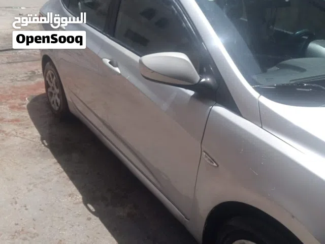 2011 هيونداي اكسنت GL