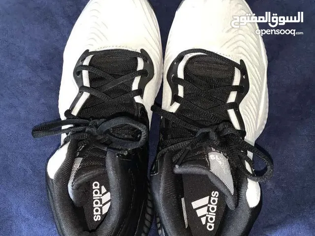 40 Sport Shoes in Ramtha