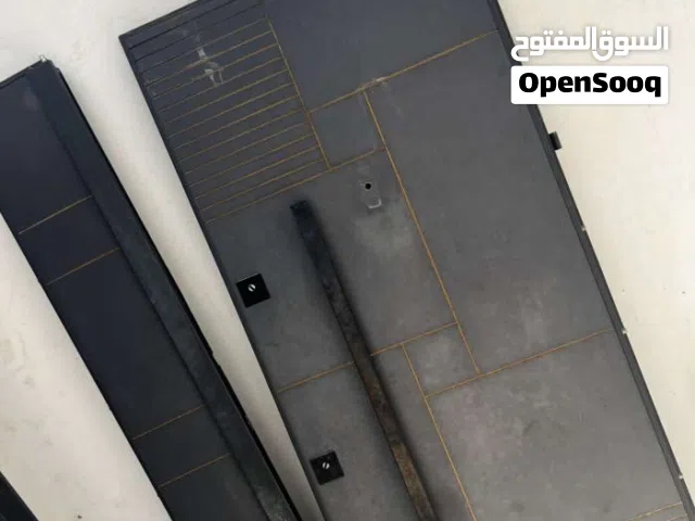 باب منزل رئيسي للبيع