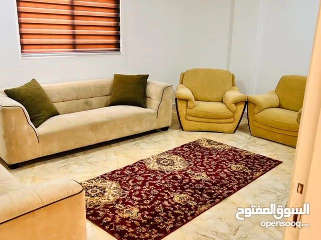 90 m2 2 Bedrooms Apartments for Rent in Mafraq Other