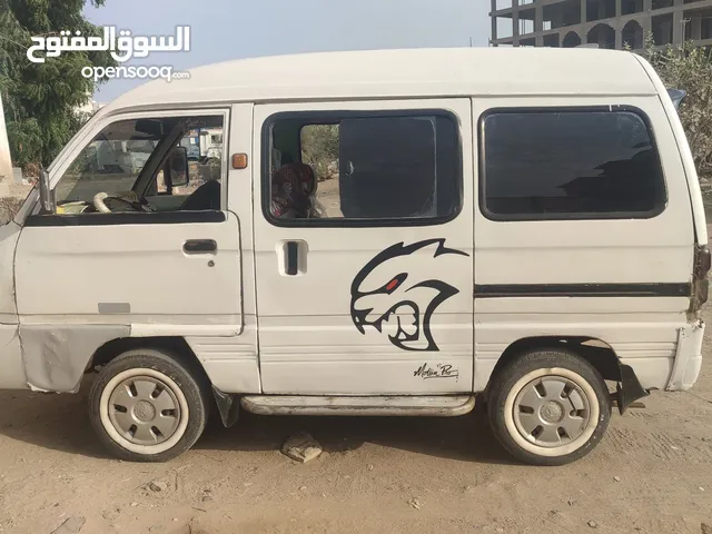 باص للبيع موديل 2006 في حاله جيده غاز وكاله عرطه جدا جدا