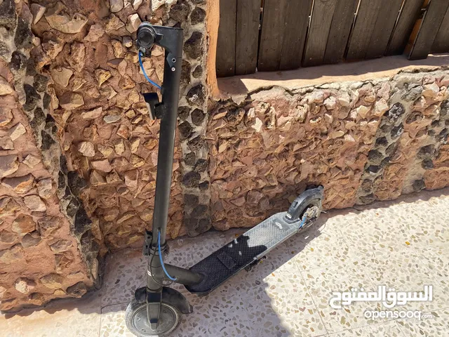 دراجه كهرباء بدها بطاريه وشاحن