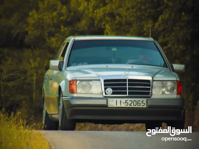 مرسيدس بطه موديل 90 اصلي ماتور 2000 انجكشن قير عادي 5 غيار مالك ثاني