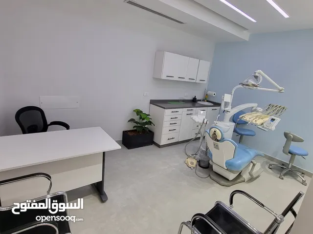 عيادة للضمان / بيع بمنطقة خلدا