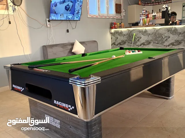 طاولة بلياردو مصرية بكل مستلزماتها