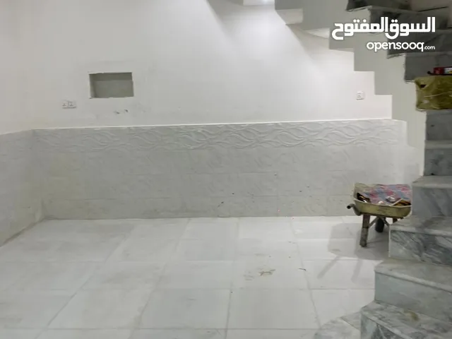 200 m2 2 Bedrooms Townhouse for Rent in Basra Hakemeia