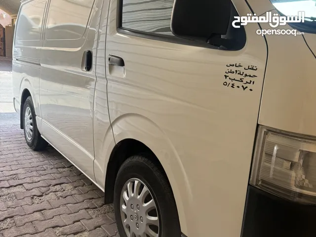 باص تويوتا مقفل ثلاجه عدد 250 شرط الفحص مكيف ثلاجه تبريد جيده طراز 2014 سقف واطي الباص نضيف جدا