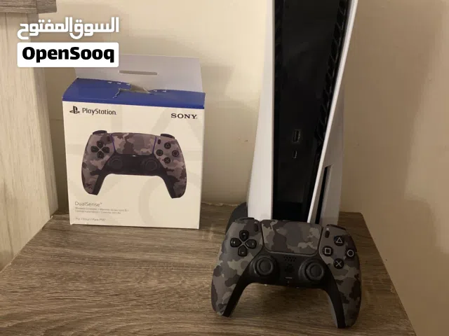 هذا السوني مستعمل بس شهر نضيفه و فيه ألعاب فورت نايت و ركت ليق و ريك روم و وبلوكس