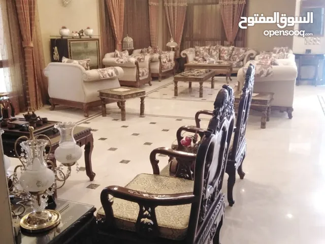 750 m2 More than 6 bedrooms Villa for Rent in Amman Abdoun