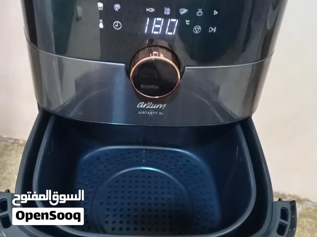 قلايه هوائيه نوع تركي حجم كبير جديده لم تستعمل الا مره واحده فقط يعني جديده والله للامانه نخب اول