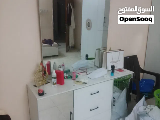 A&H حالة جديدة خزانة اسرة وطاولة تجميل واغراض اخرى