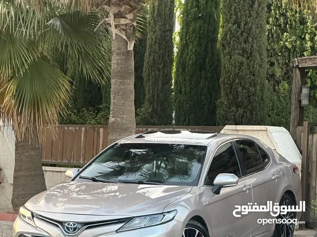تويوتا كامري هايبرد فل إضافات موديل 2019