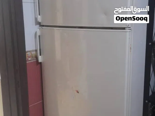 ثلاجة كبيرة للبيع