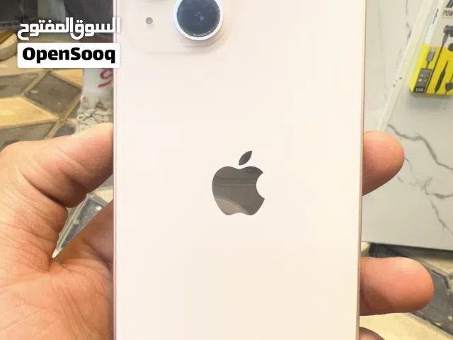 ايفون 13 عادي فطر صغير في منتصف الشاشه لا يؤثر في الاستعمال