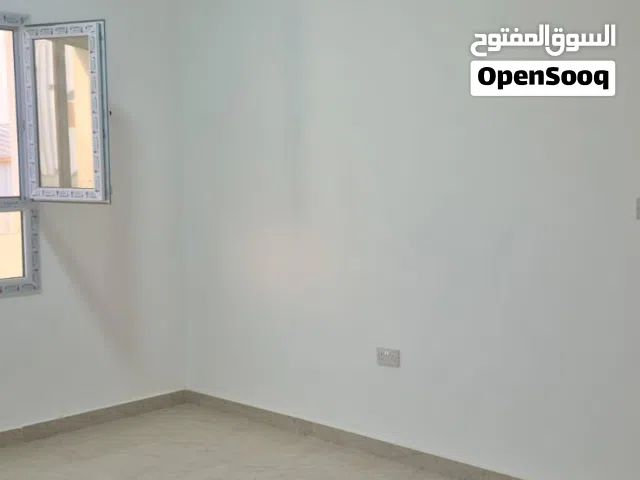 شقة للايجار في المعبيلة قريبه من الخدمات