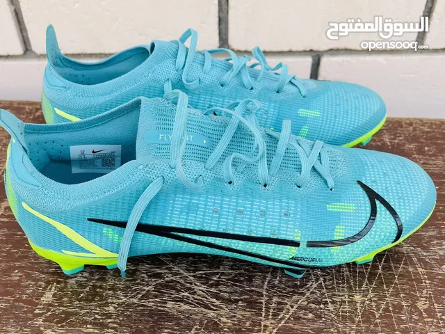 44 Sport Shoes in Al Dakhiliya